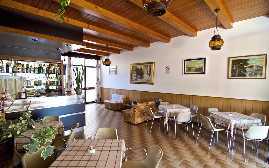 Hotel Villa Tua Riccione Exterior photo